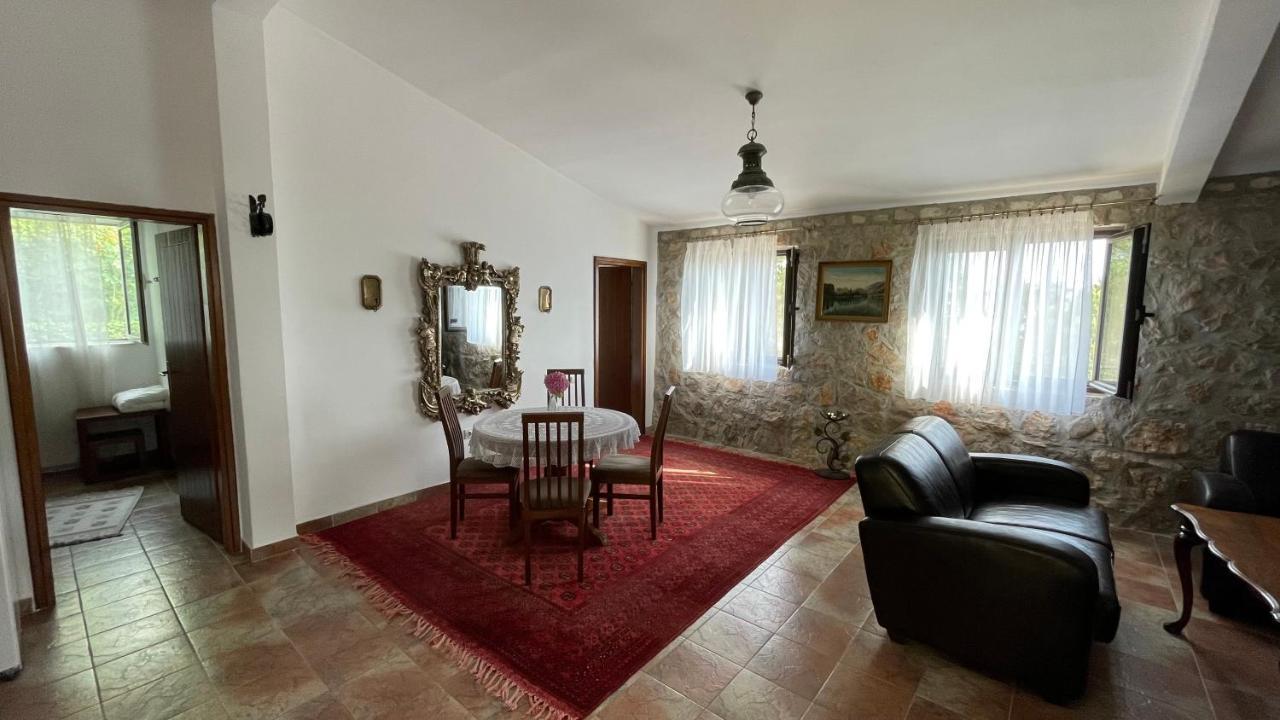 House In The Mountains Near Budva Luaran gambar