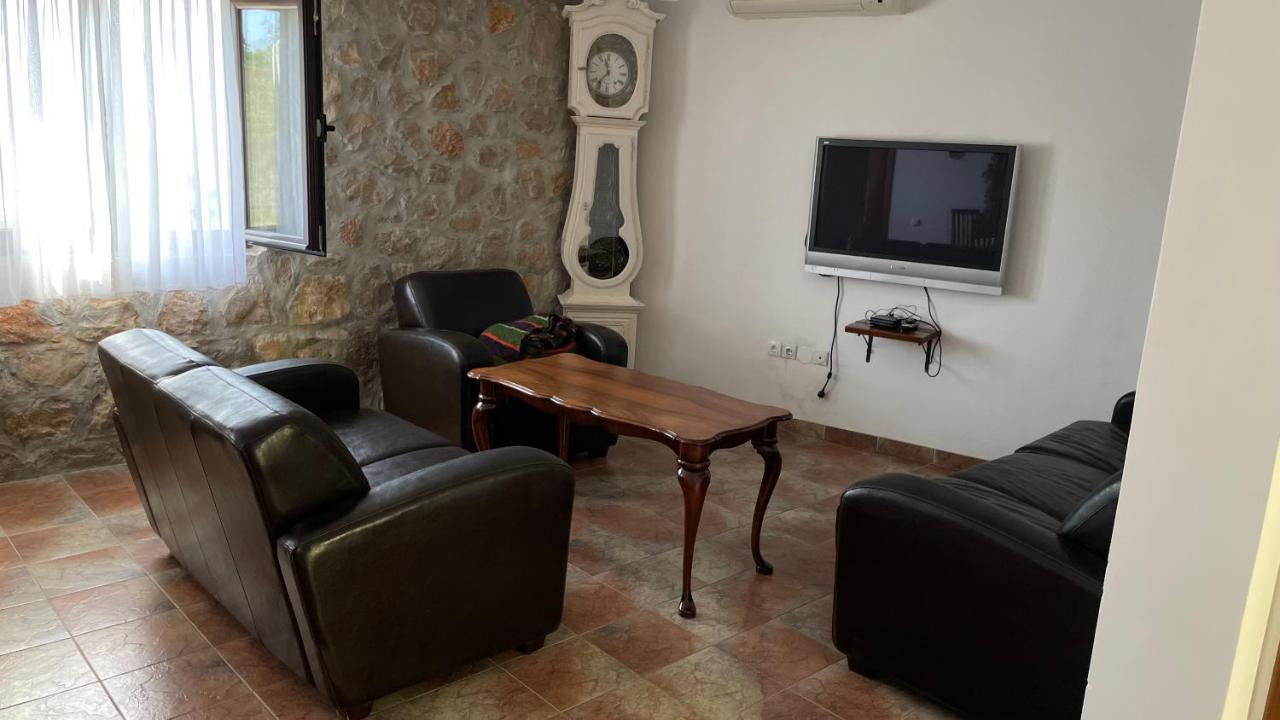 House In The Mountains Near Budva Luaran gambar