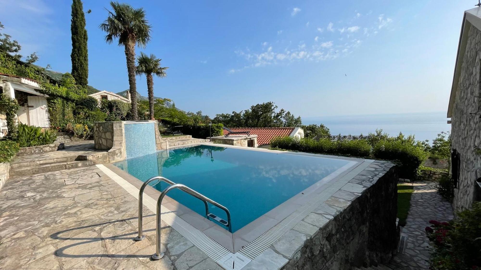 House In The Mountains Near Budva Luaran gambar