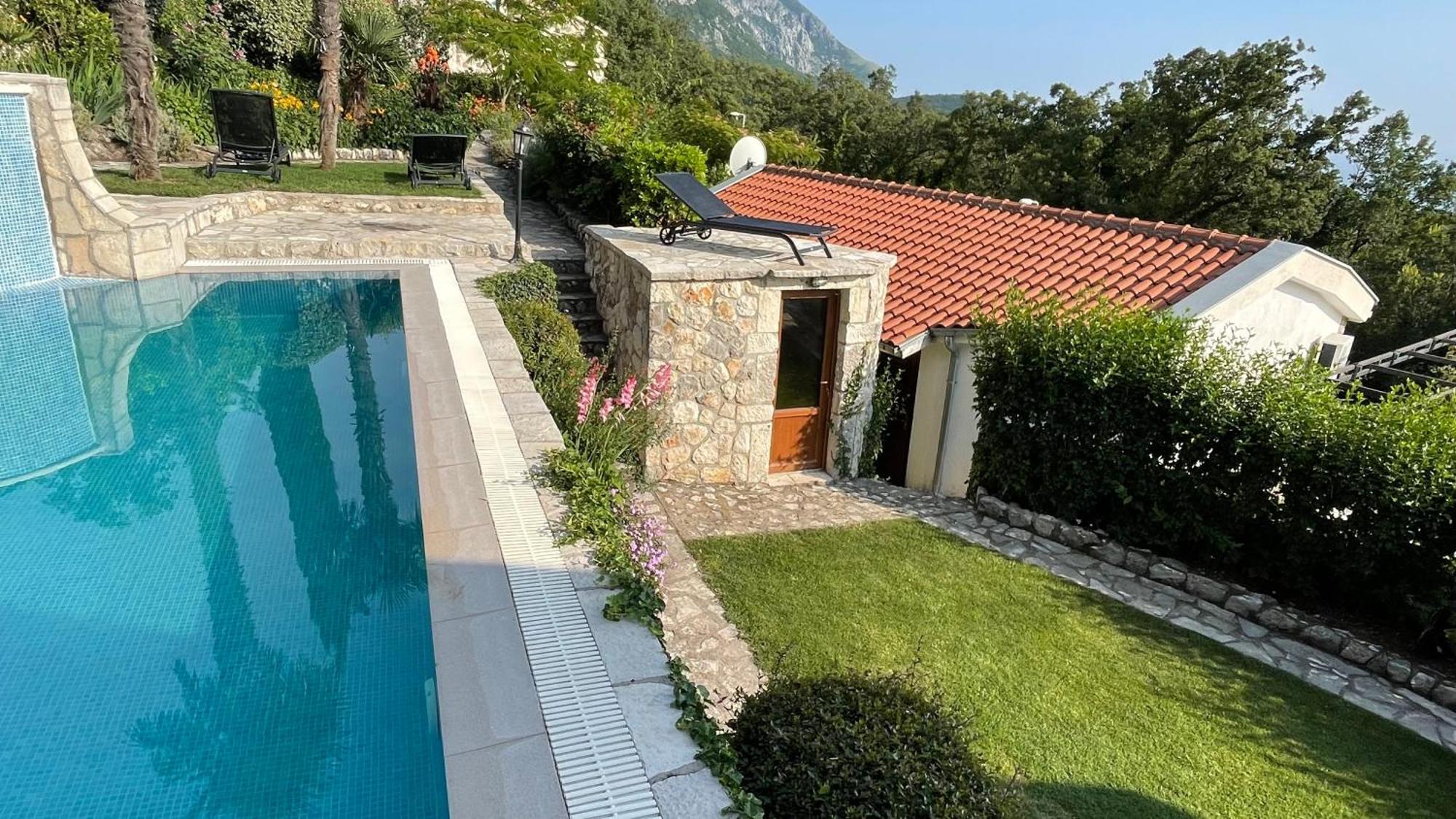 House In The Mountains Near Budva Luaran gambar