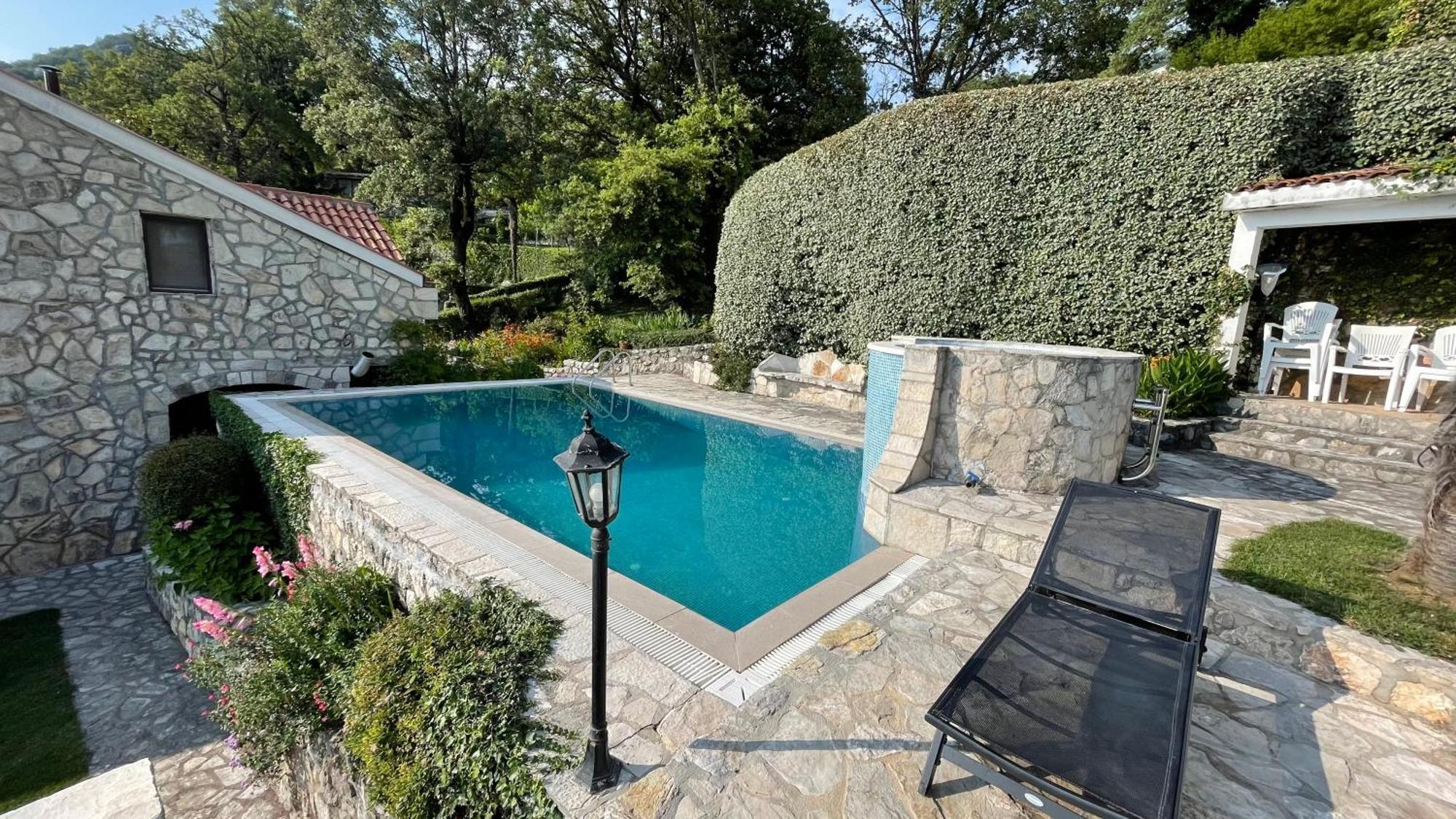 House In The Mountains Near Budva Luaran gambar
