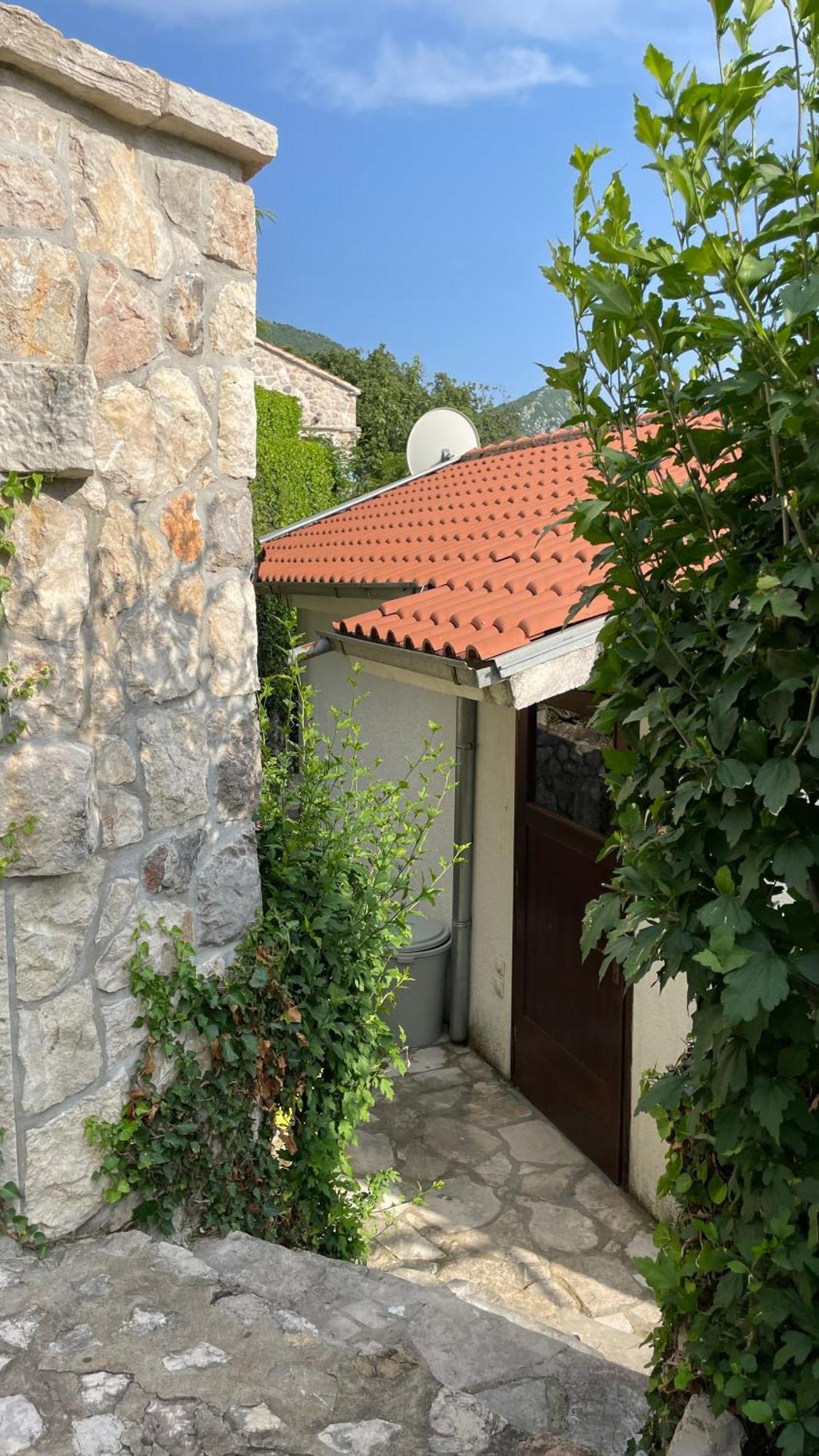 House In The Mountains Near Budva Luaran gambar